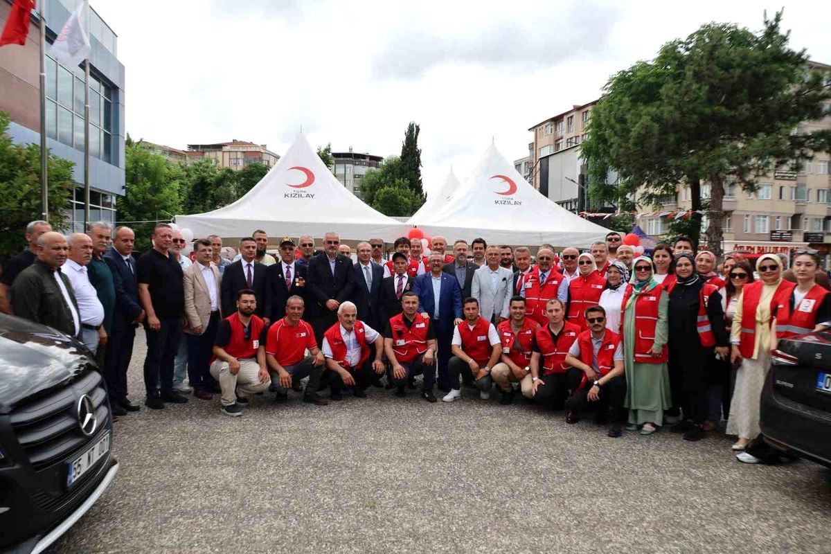 Bafra\'da Kızılay kan alma birimi açılışı