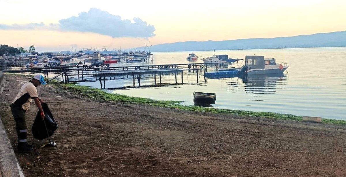 Başiskele Sahili\'ne Kapsamlı Temizlik Seferberliği