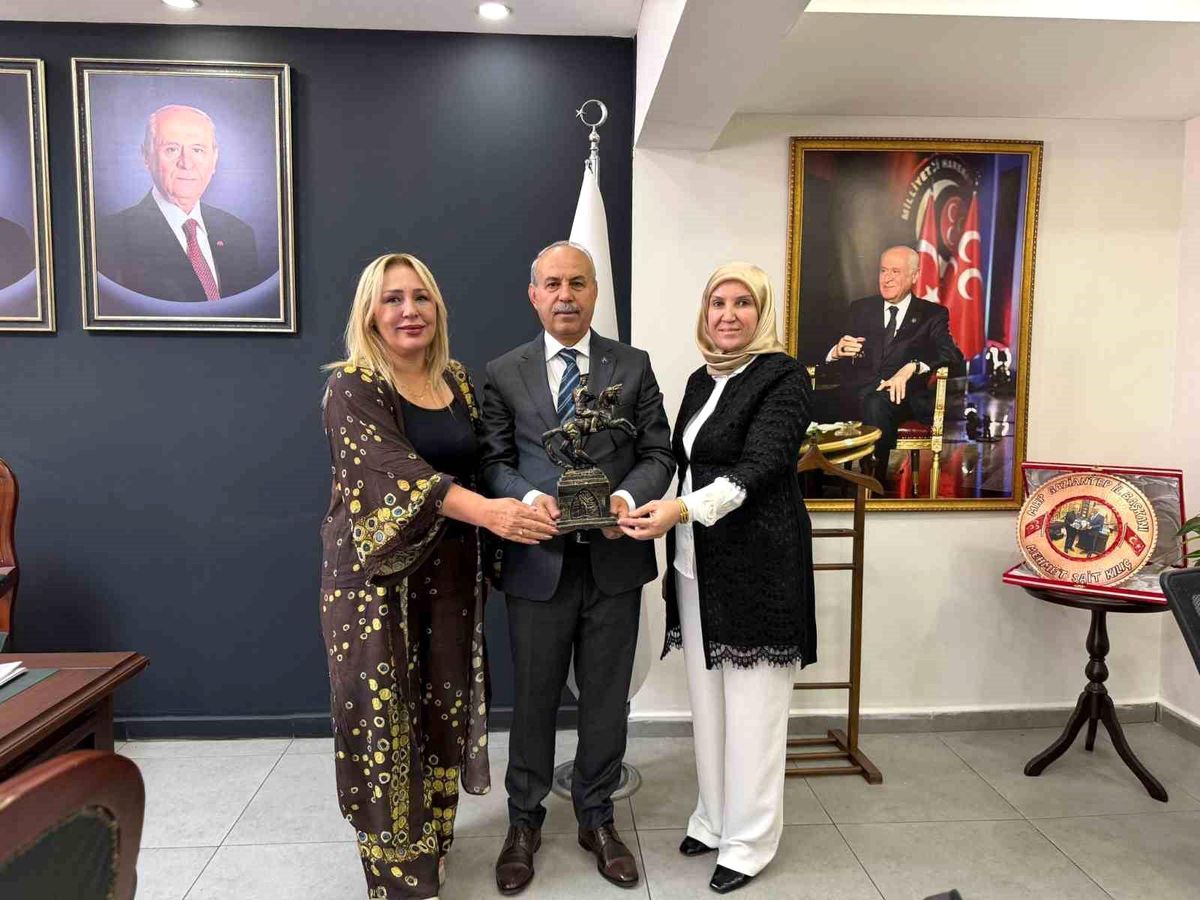 Bir Adım Umut Derneği\'nden MHP\'ye Ziyaret