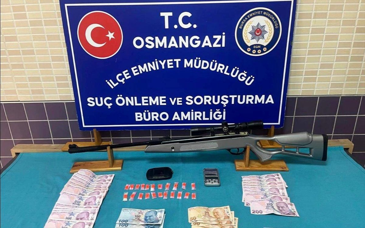 Bursa\'da Uyuşturucu Operasyonu: 3 Gözaltı