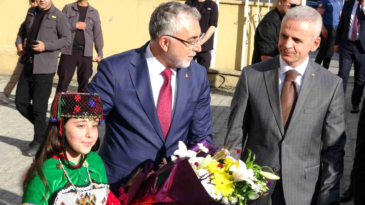 Bakan Işıkhan Ardahan\'da