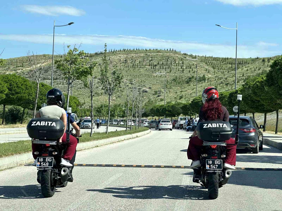 Çankırı\'da YKS\'ye geç kalan adayların yardımına zabıta ekipleri yetişti