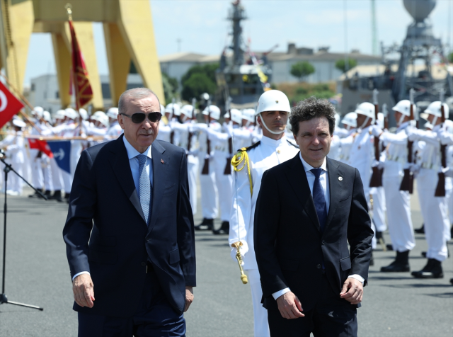 Cumhurbaşkanı Erdoğan: Türkiye, tarihinde ilk kez bir NATO ve AB üyesi ülkeye savaş gemisi ihraç etti