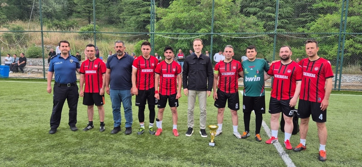Derebucak\'ta Futbol Turnuvası Sona Erdi