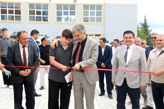 Emet'te yılsonu sergisi ve ödül töreni coşkusu