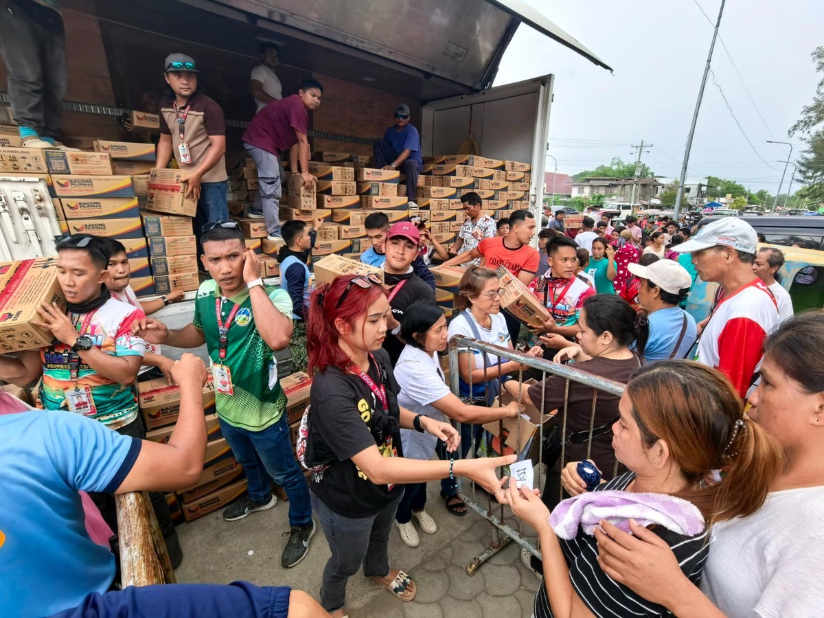 Filipinler\'de Deprem Yardımı