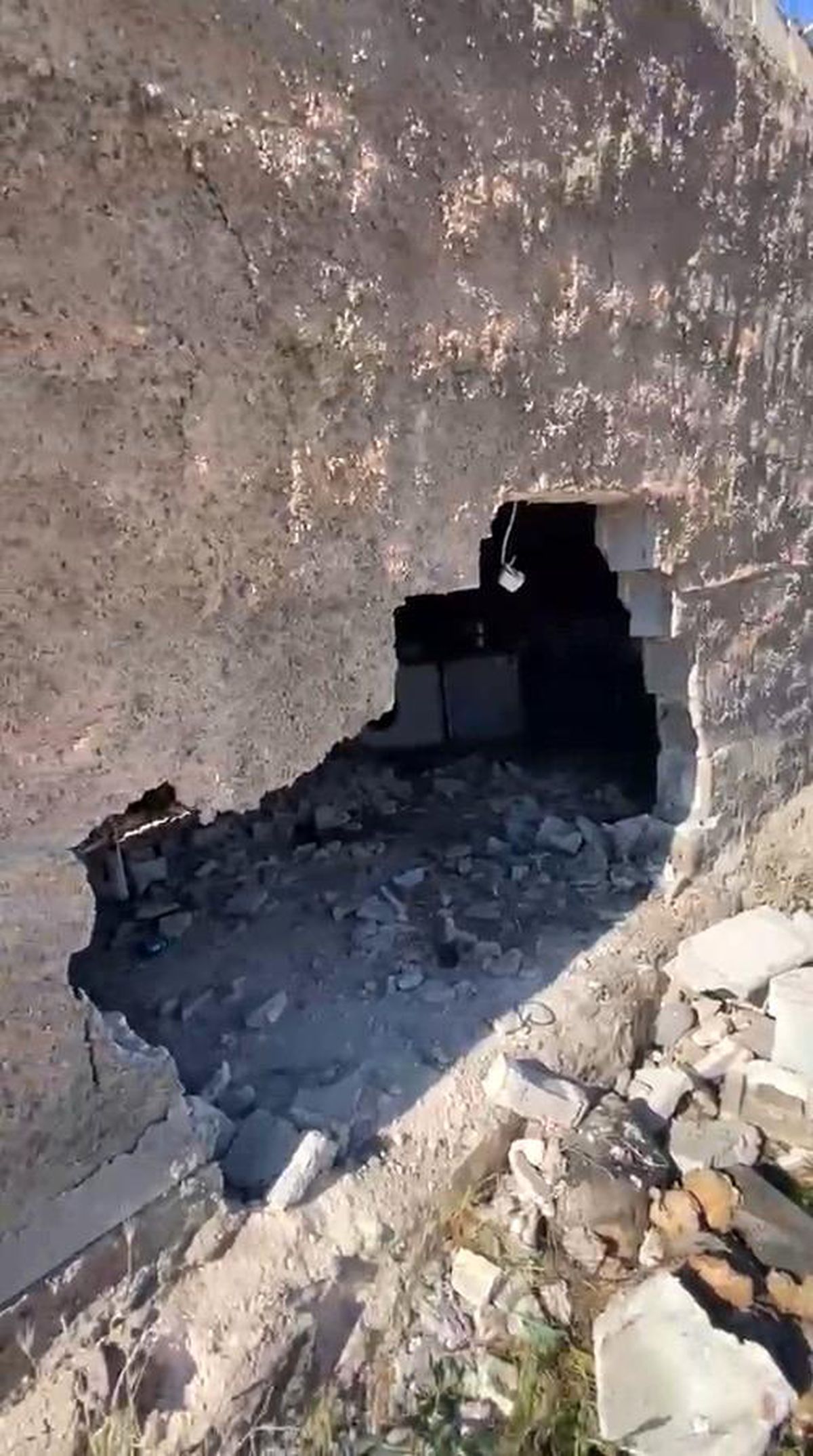 Ceylanpınar\'da Traktör Ev Duvarını Yıktı