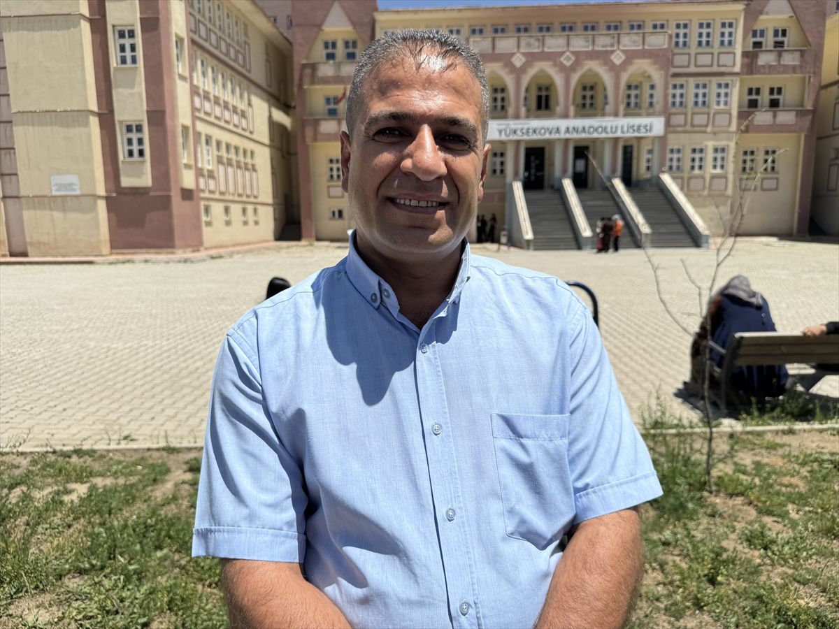 Baba ve İki Oğlu YKS Heyecanı Yaşadı