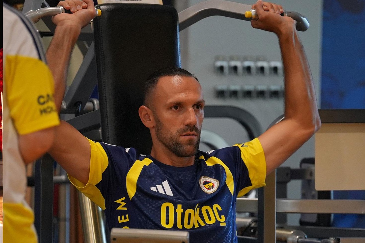 Herkes tatildeyken o durmuyor! Vedat Muriqi, çalışmalara başladı