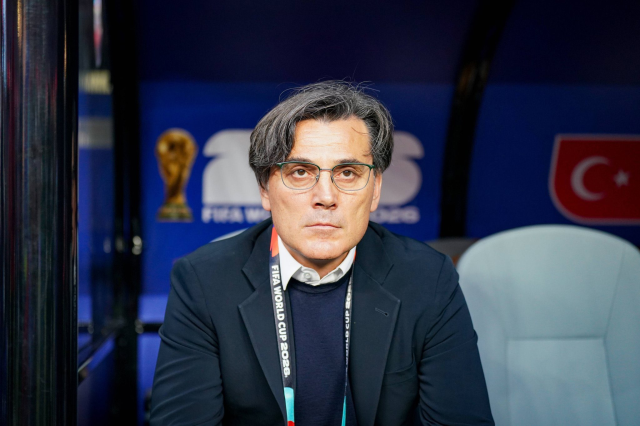 Herkes tişört giyerken Montella'nın maç kombini olay oldu