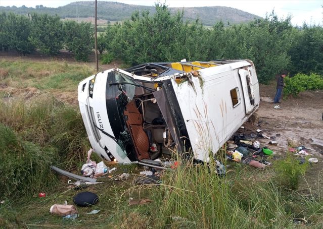 Isparta’da Tur Otobüsü Devrildi: 5 Ölü, 25 Yaralı