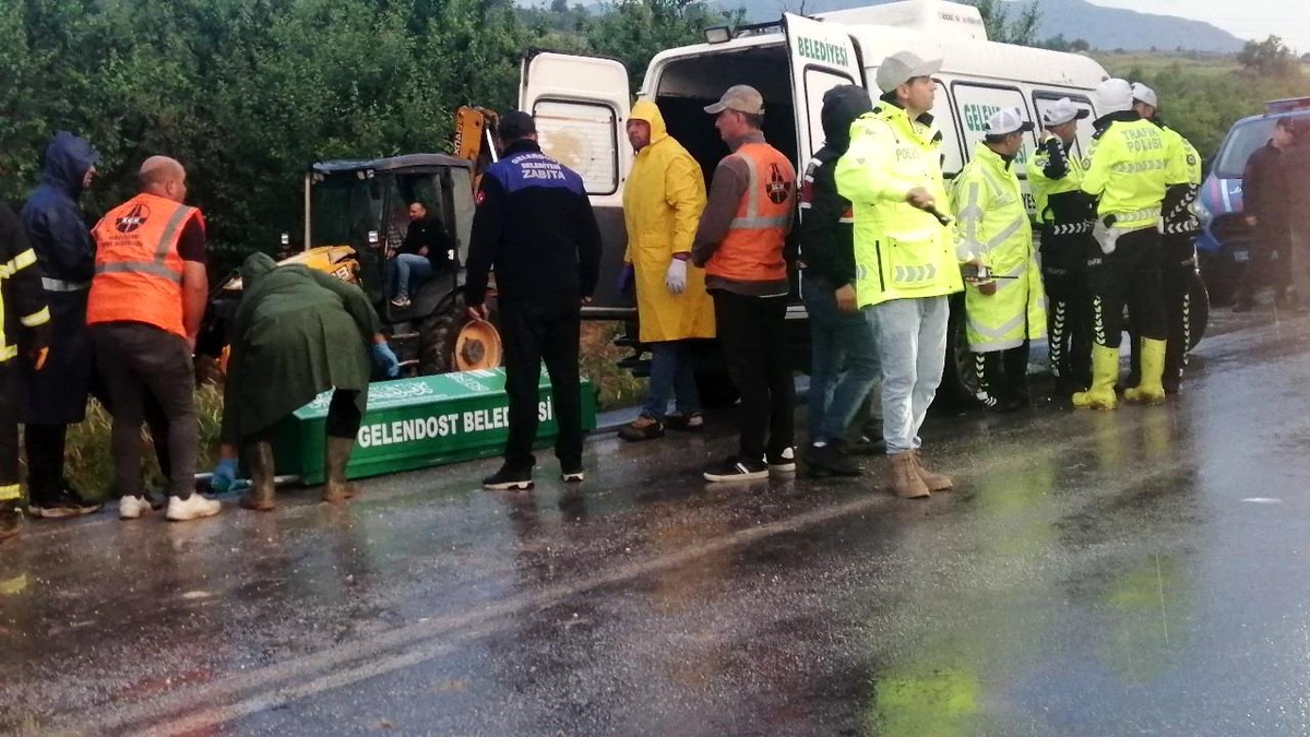 Isparta\'da Midibüs Kazasında 5 Ölü