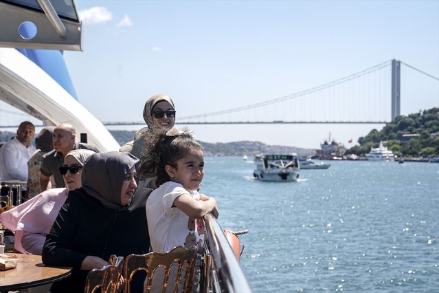 15 Temmuz Derneği’nden şehit aileleri ve gazilere Boğaz turu