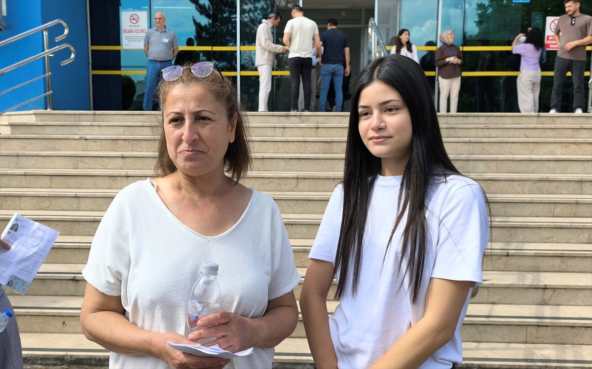 Anne ve Kız Sınav Heyecanı Yaşadı