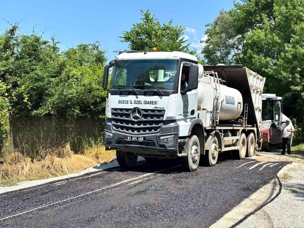 Düzce\'de Yol İyileştirme Çalışmaları Devam Ediyor