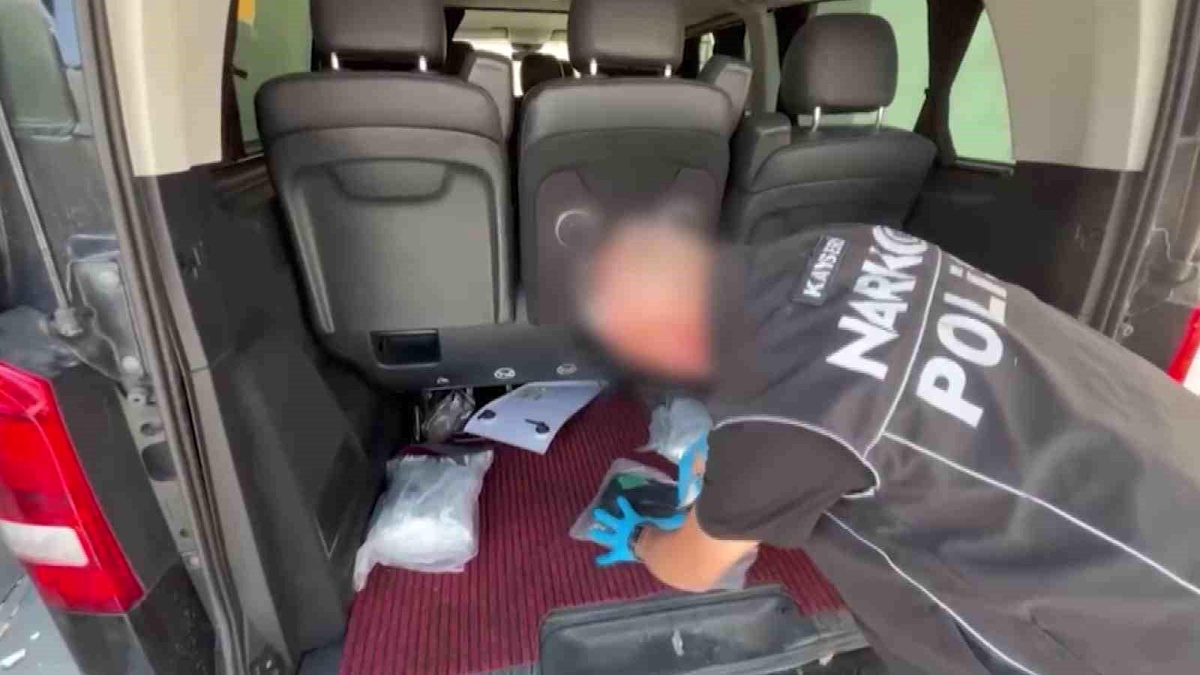 Kayseri\'de Uyuşturucu Operasyonu: 15 Kilo Ele Geçirildi