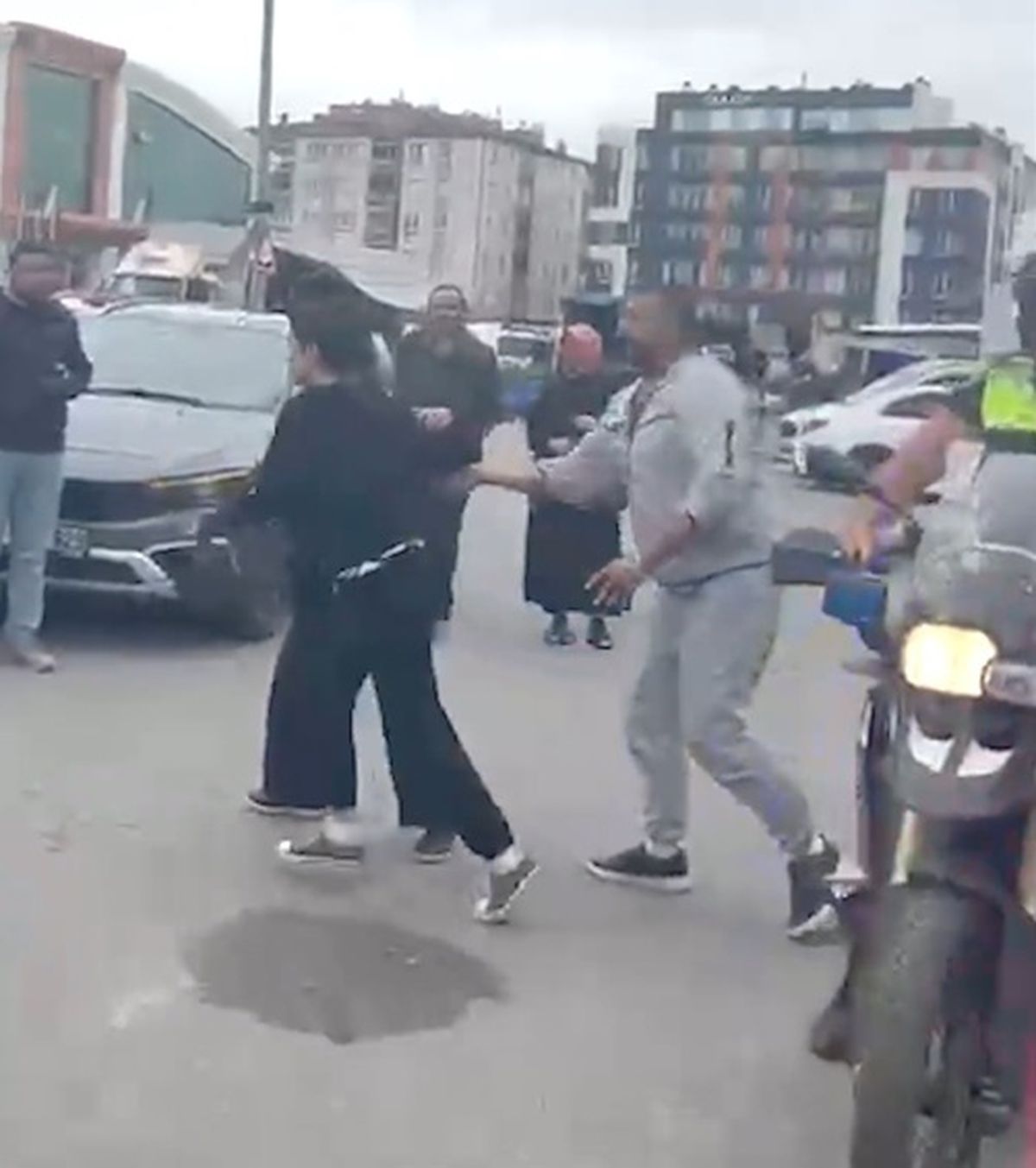 Polis, YKS\'ye Geciken Öğrencileri Kurtardı