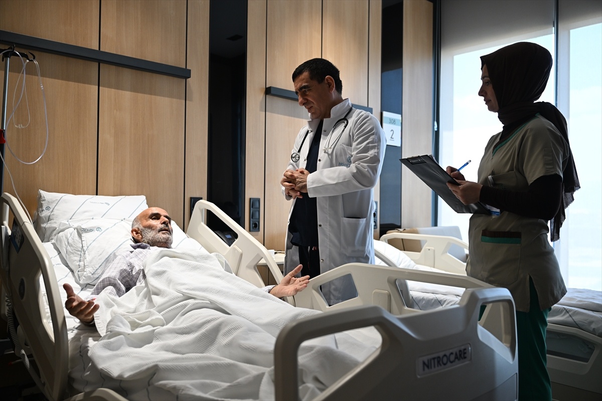 Kırgız Hasta Türk Doktorla Sağlığına Kavuştu