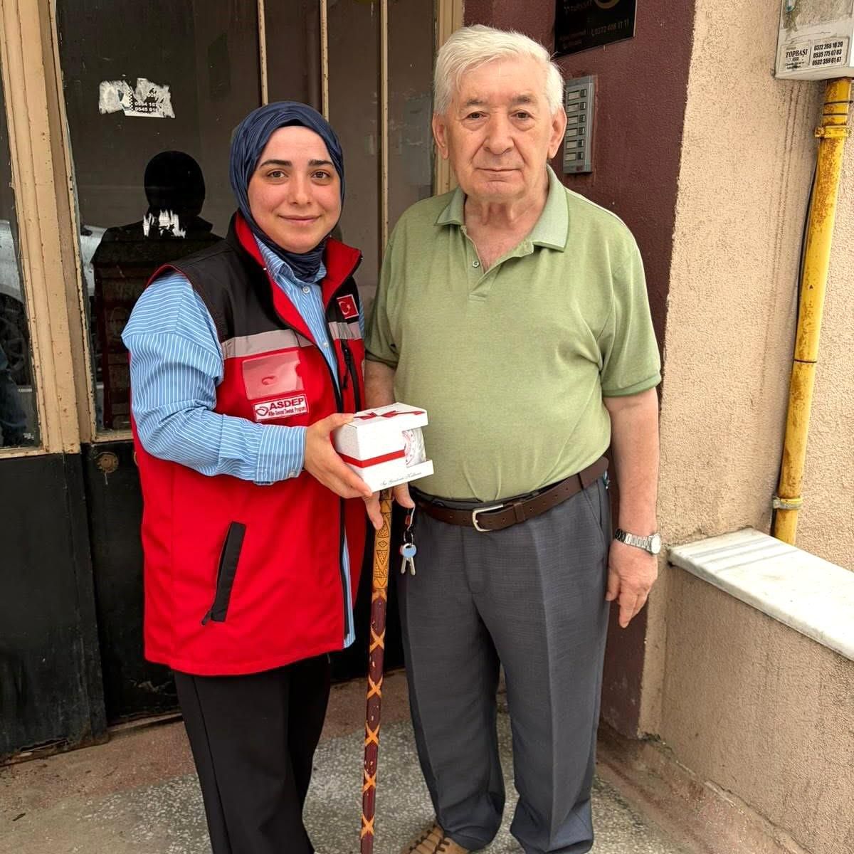Kozlu’da şehit babalarına Babalar Günü ziyareti
