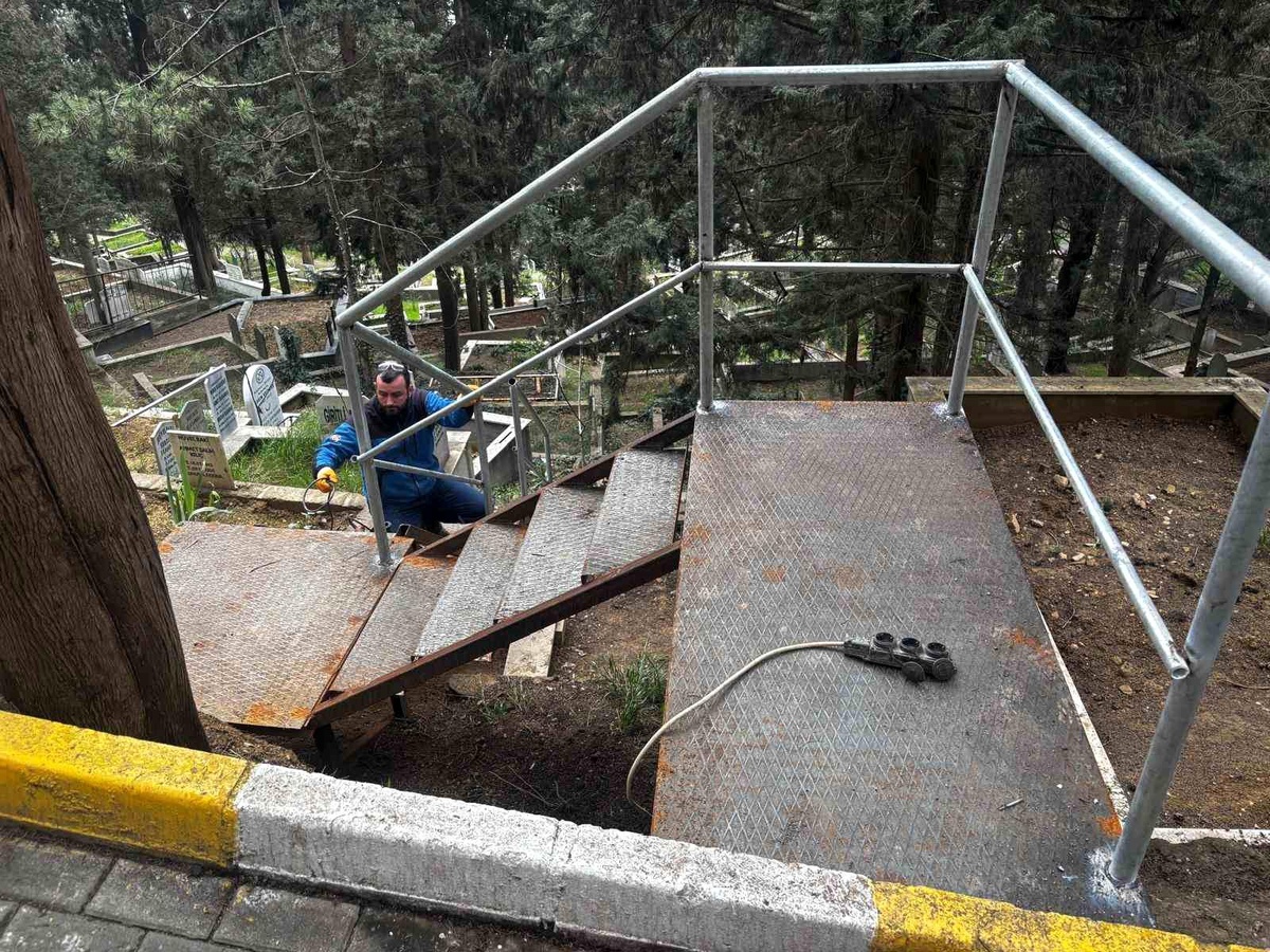Kocaeli\'de mezarlık ve şehitliklerde güvenlik çalışmaları