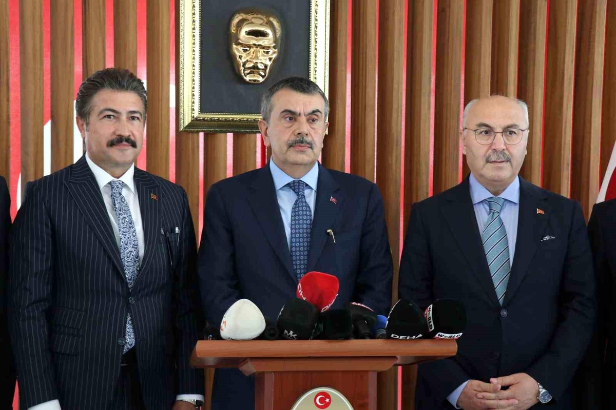 Bakan Tekin: 750 bin dersliğe ulaştık