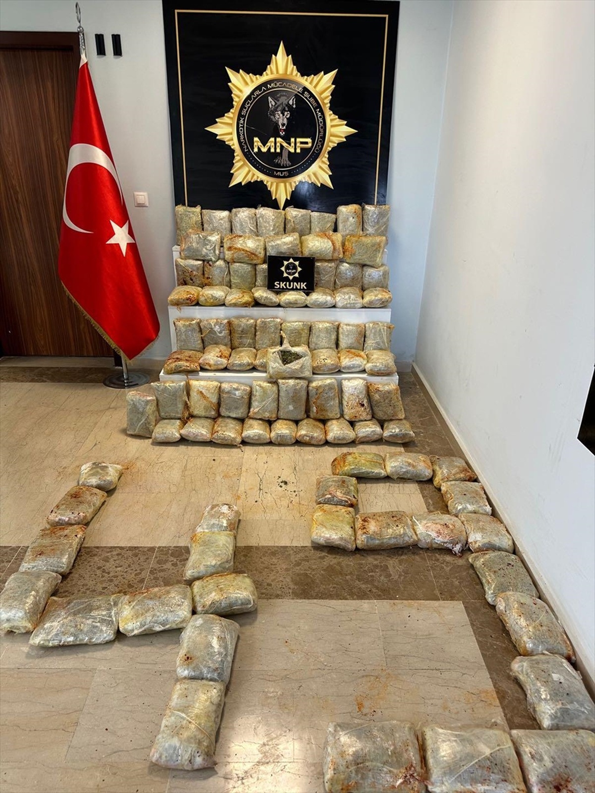 Muş\'ta 60 Kilogram Esrar Ele Geçirildi