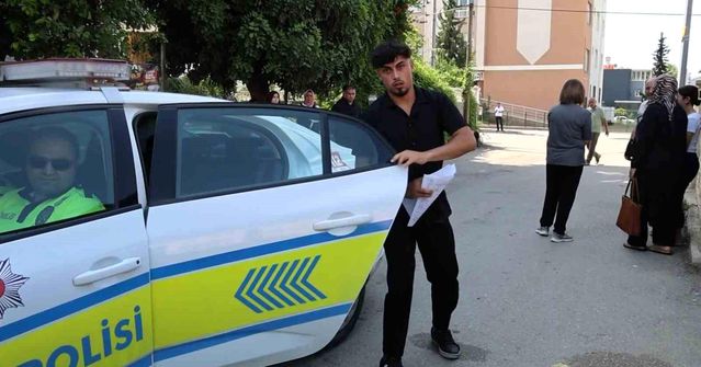 Sınav Heyecanı: Kimlik Unutma ve Öğretmenin Azmi