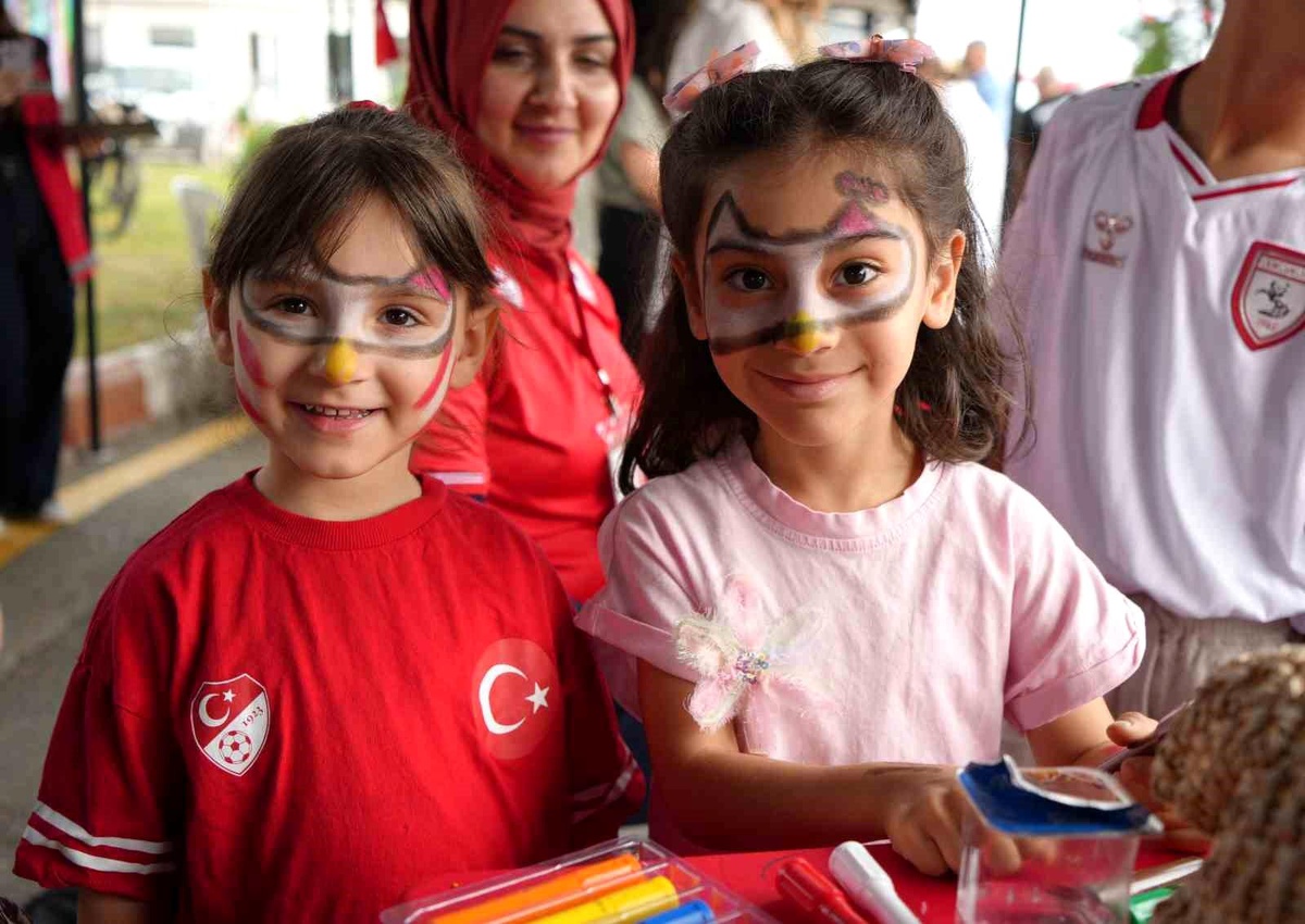 Samsunspor\'un 60. yıl kutlamaları yaz şenliğiyle taçlandı