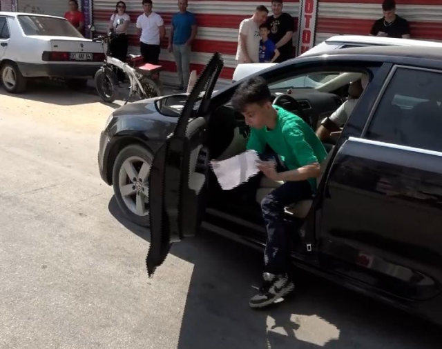 Sınava 1 dakika kala yetişti ama unuttuğu bir şey vardı