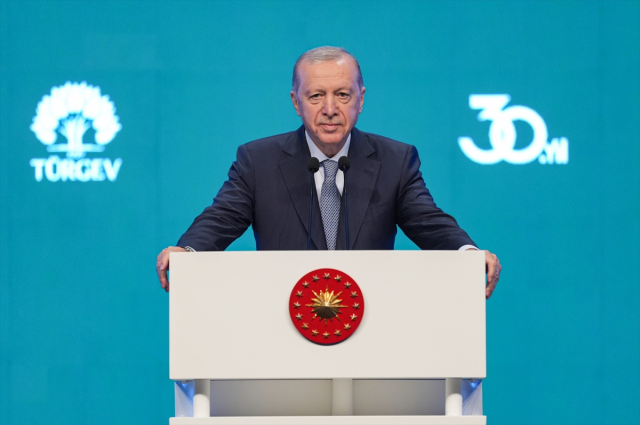 Cumhurbaşkanı Erdoğan TÜRGEV'in 30. kuruluş yıl dönümü programında konuştu: Akışa yön veren bir gençlik yetiştireceğiz