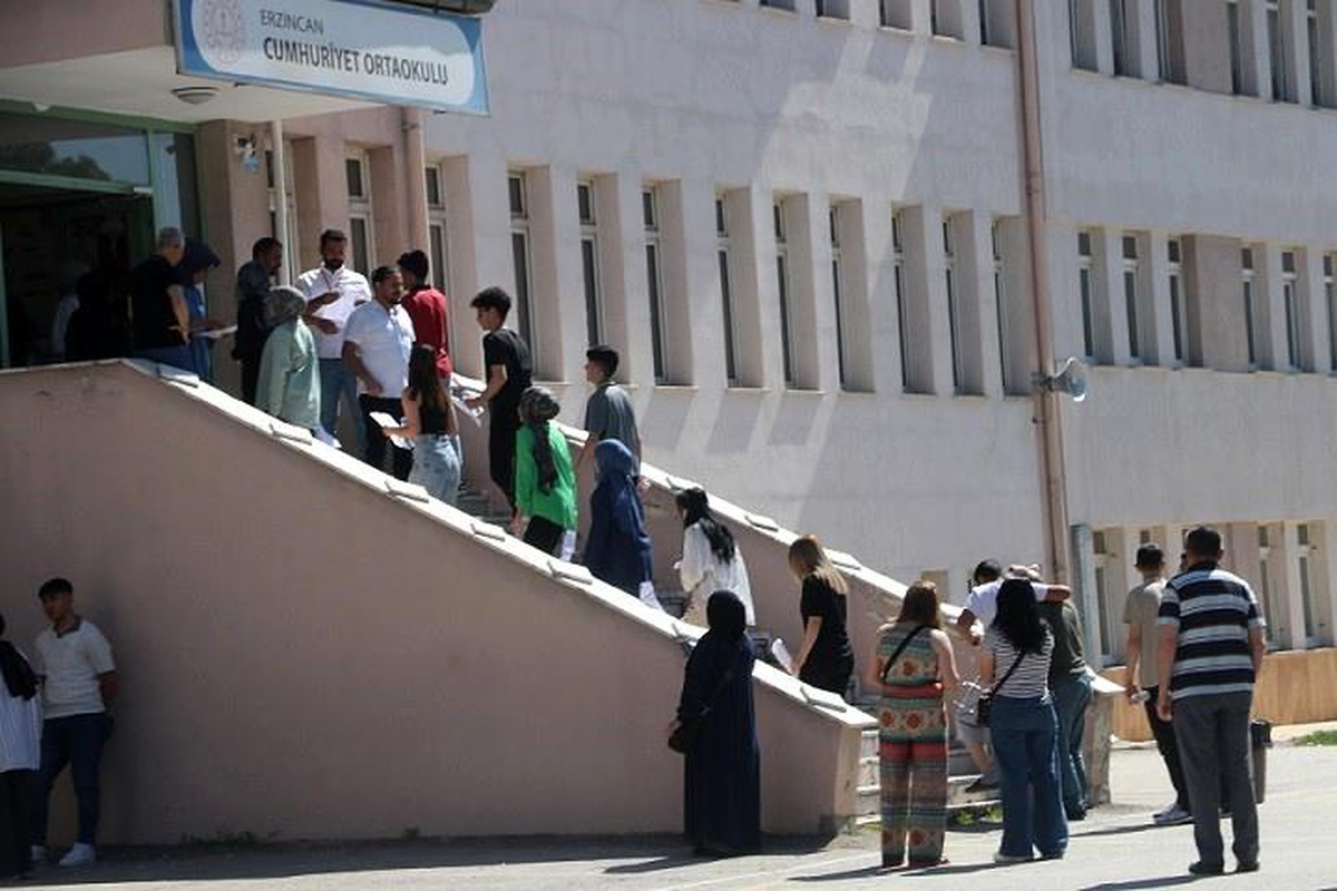 2026-YKS TYT Sınavı Erzincan\'da Başladı