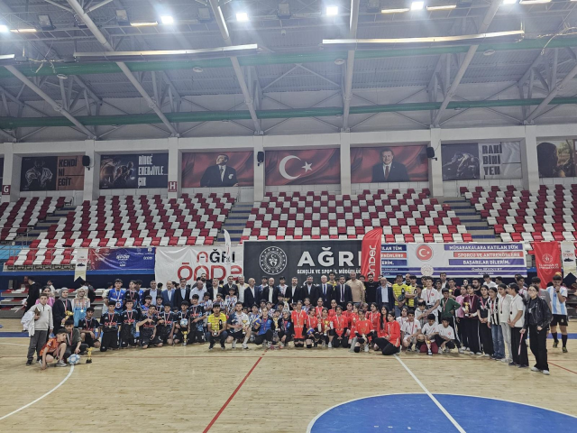 Ağrı'da İmam Hatip Spor Oyunları ödül töreni düzenlendi