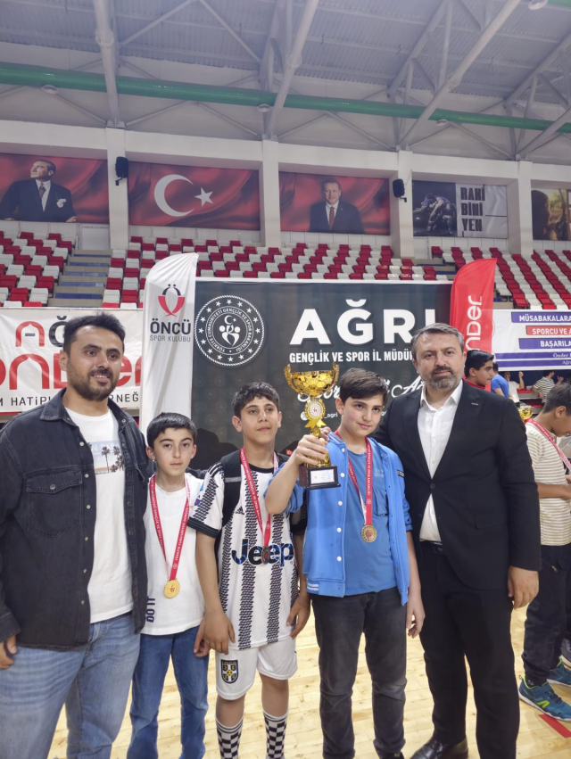 Ağrı'da İmam Hatip Spor Oyunları ödül töreni düzenlendi