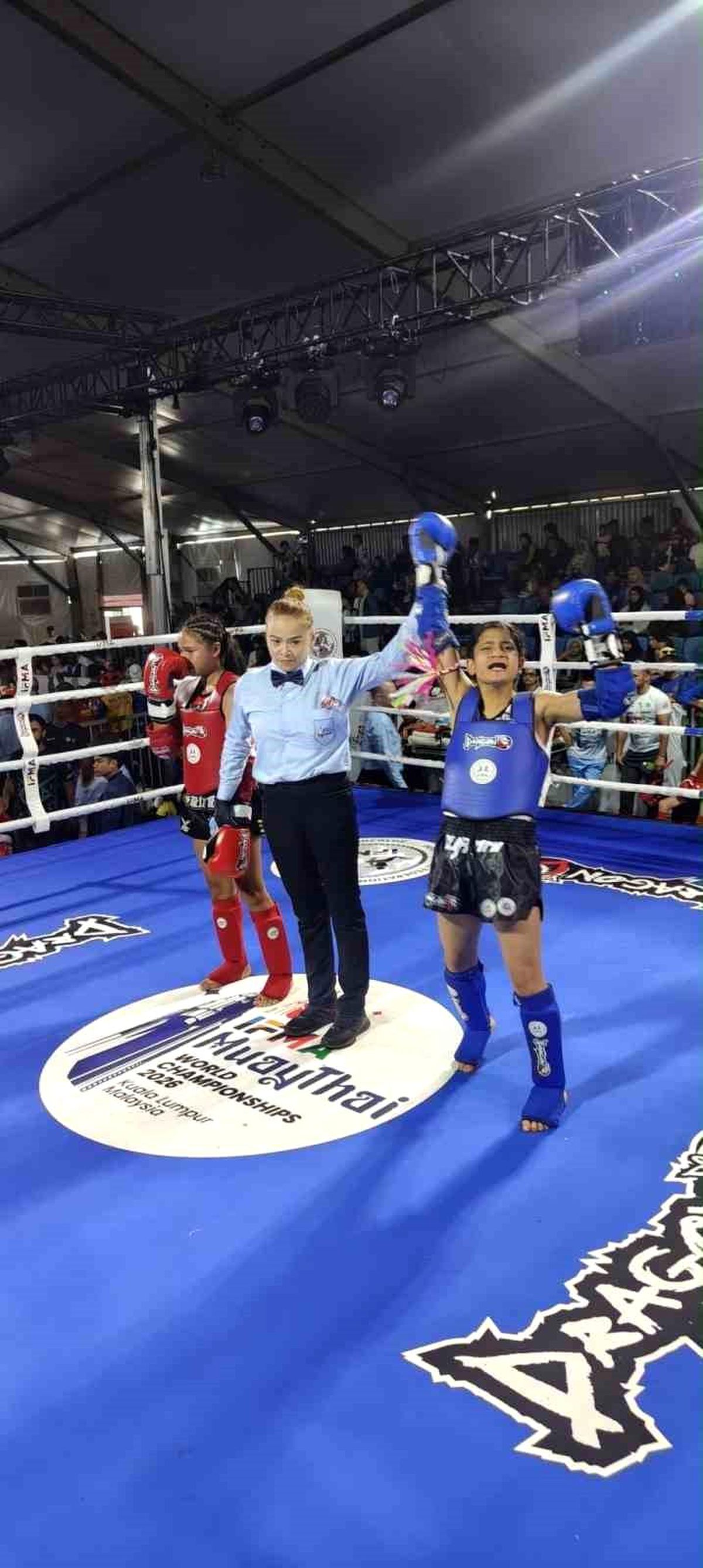 Kayserili Ayşegül Açık Muay Thai'de Dünya Şampiyonu