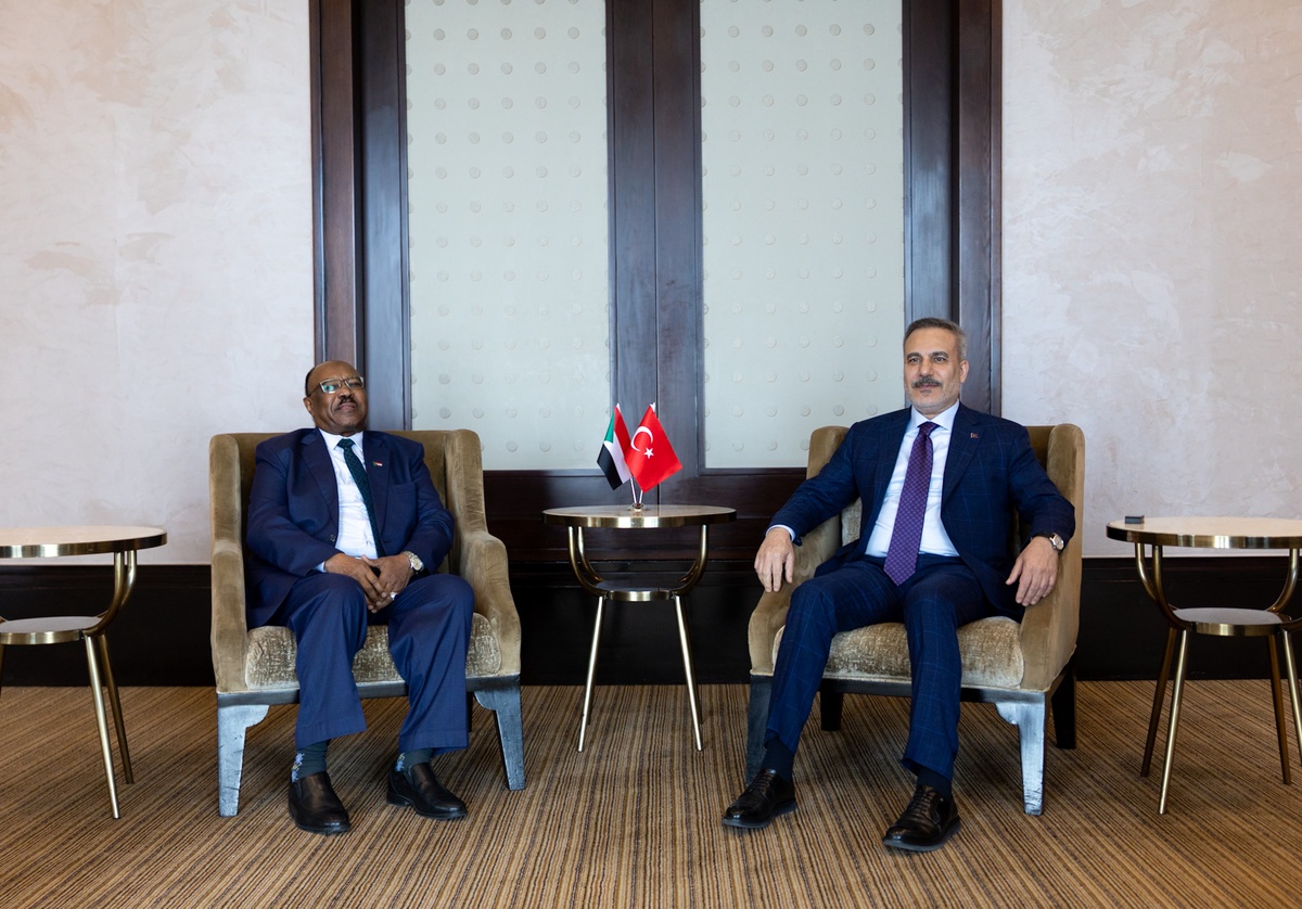 Hakan Fidan, Sudan Bakanıyla Kahire\'de Görüştü