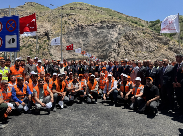 Hakkari'ye Dev Yatırım: Yeniköprü Tüneli ve Yollar Açıldı