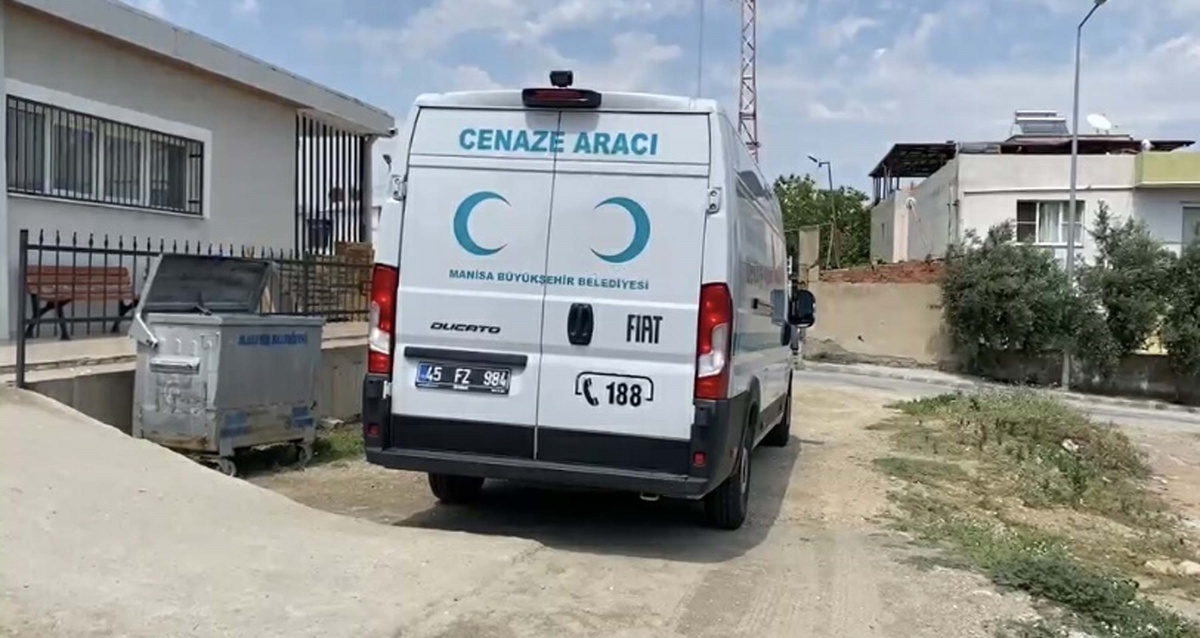 Alaşehir\'de boşanmış kadın babası tarafından bıçaklanarak öldürüldü