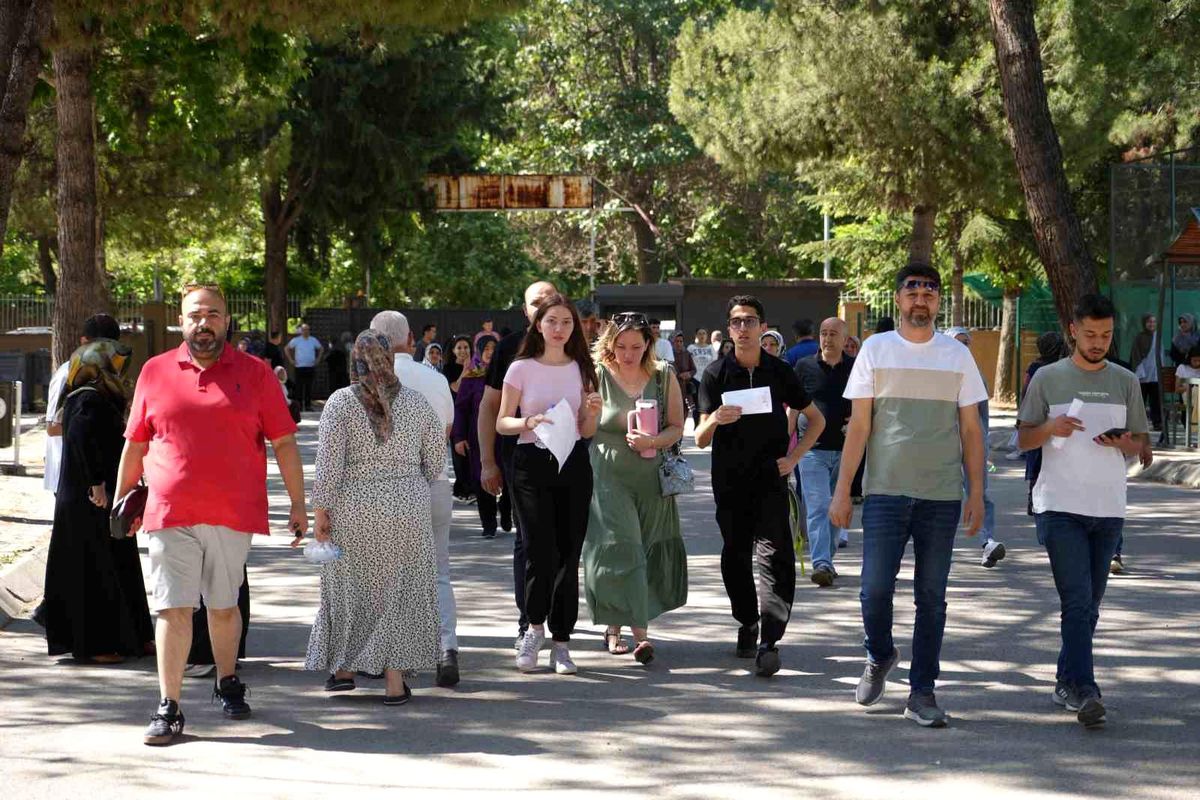 Gaziantep\'te AYT Sınav Heyecanı