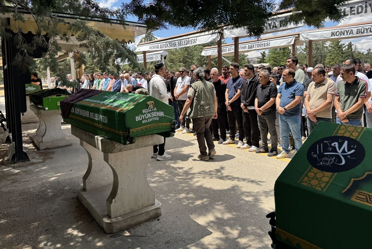 Gelendost\'ta Midibüs Kazası: 5 Ölü