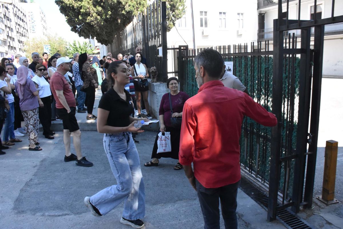 İzmir\'de AYT Heyecanı Başladı