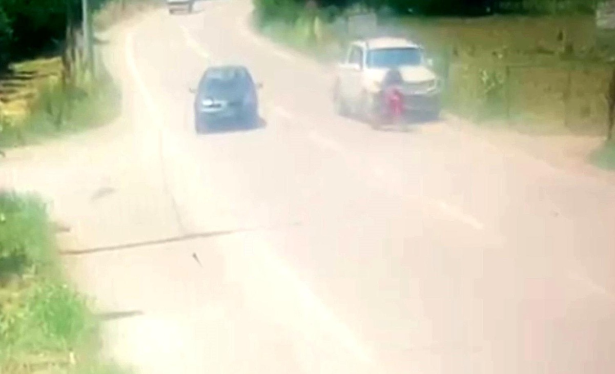İnegöl\'de Motosiklet Kazası: Sürücü Ağır Yaralı