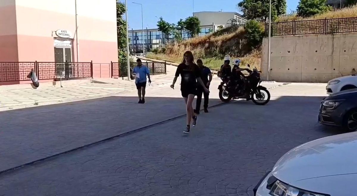 Edirne\'de Öğrenciye Kimlik Kurtarma Operasyonu