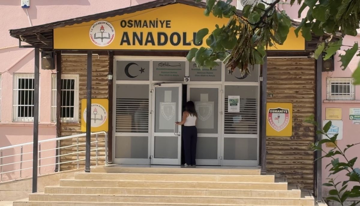 Saniyelerle Geç Kalan Öğrenci Sınava Alınmadı