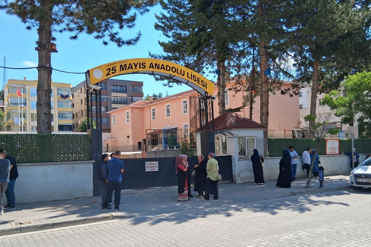 Yanlış Okula Giden Adaya Jandarma Yardımı