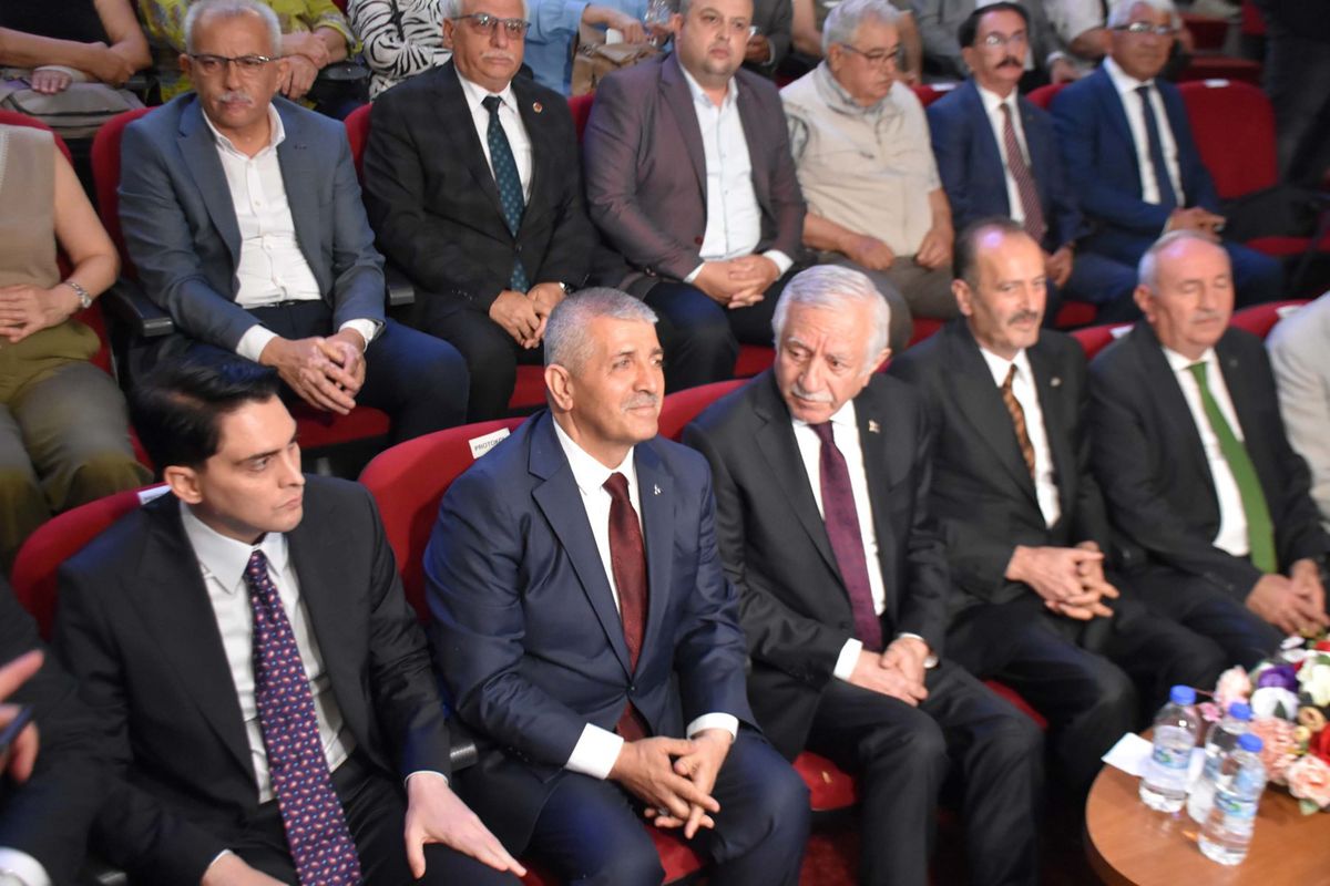 Celal Adan\'dan İzmir Üzerine Açıklamalar