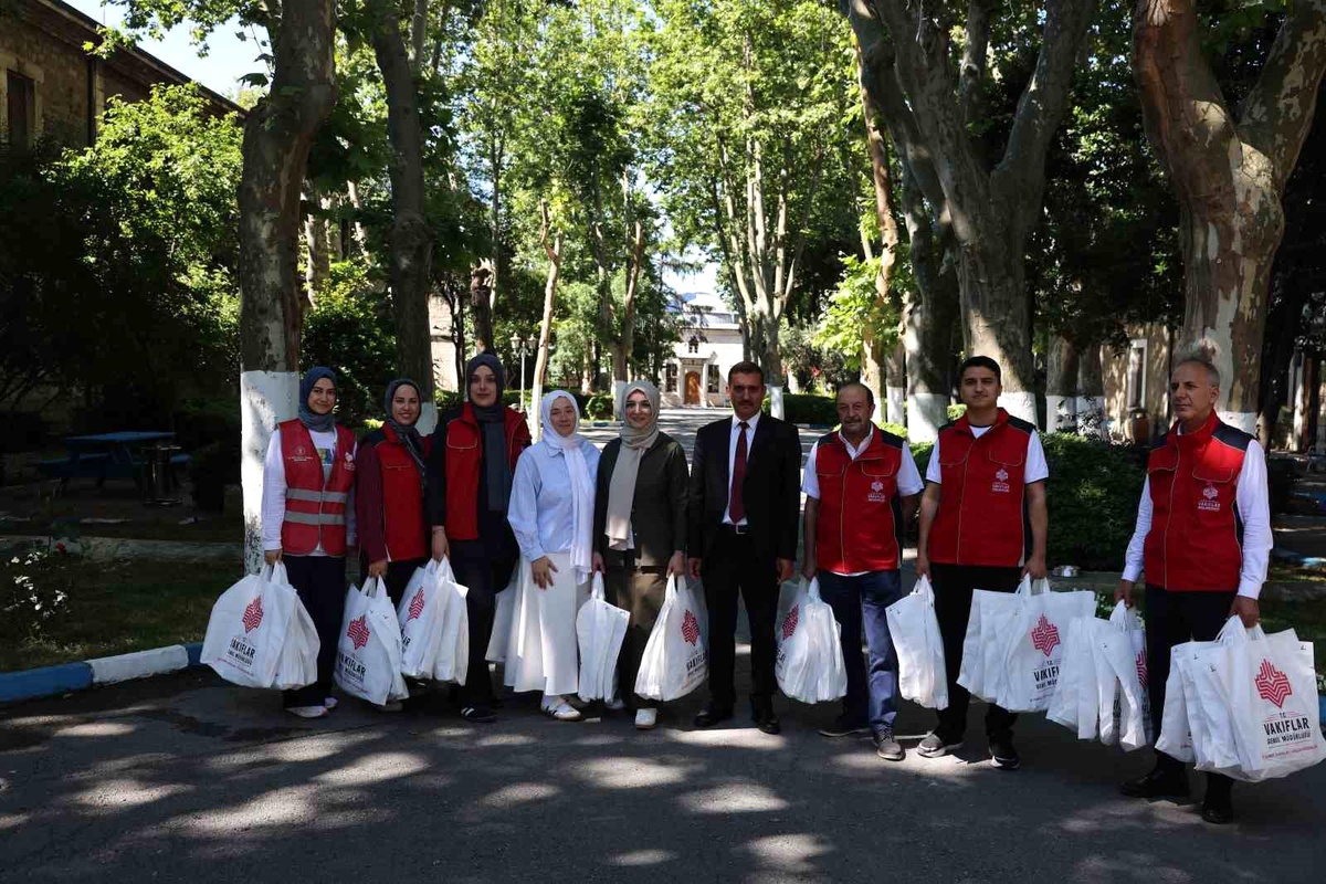 Darülaceze\'ye Babalar Günü Ziyareti