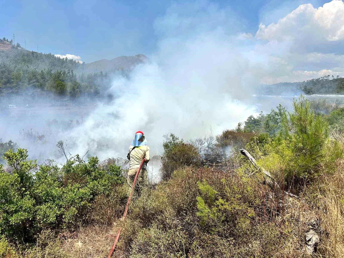 Marmaris\'te Yangın Kontrol Altına Alındı