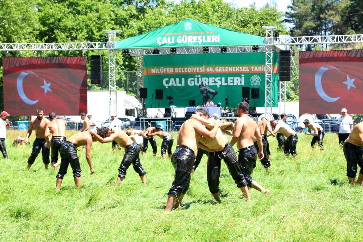 64. Geleneksel &Ccedil;alı G&uuml;reşleri'nde başpehlivan Erkan Taş, g&uuml;reş ağası Mustafa Cebeci oldu
