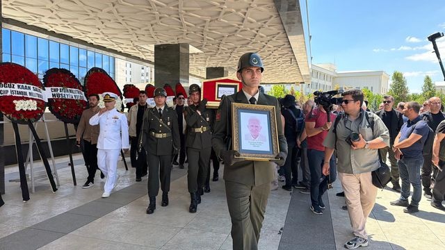 Ankara'da olaylı cenaze! İnce ve Kılıçdaroğlu yıllar sonra aynı karede