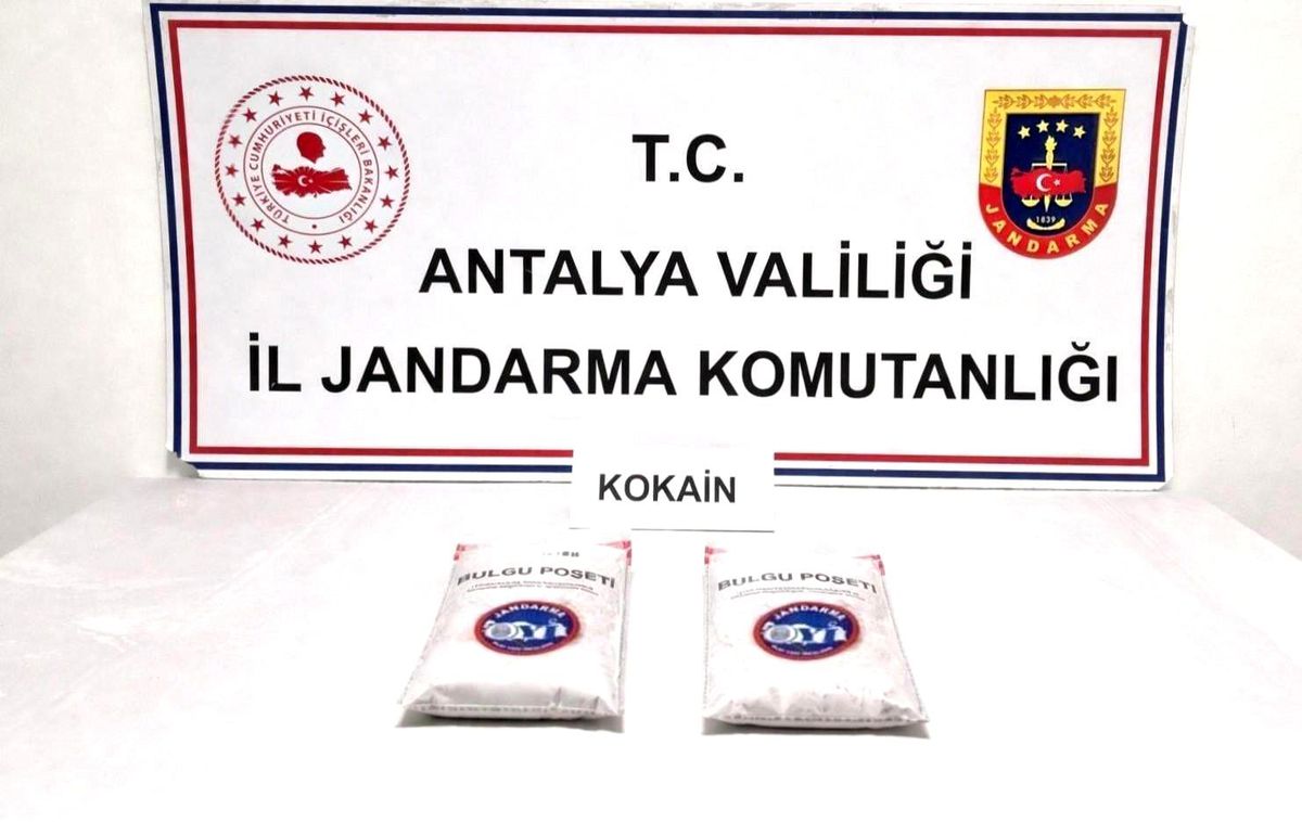 Antalya\'da Uyuşturucu Operasyonu: 1,375 kg Kokain Ele Geçirildi